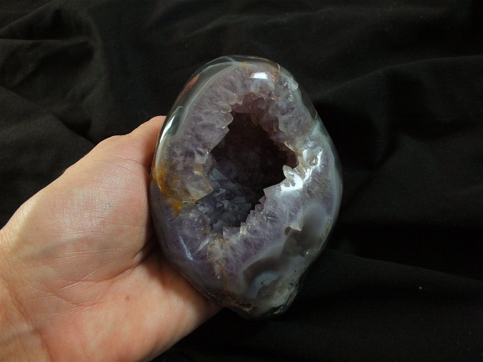 Agate améthysée 581 grammes druse- géode - Aurore Lune 