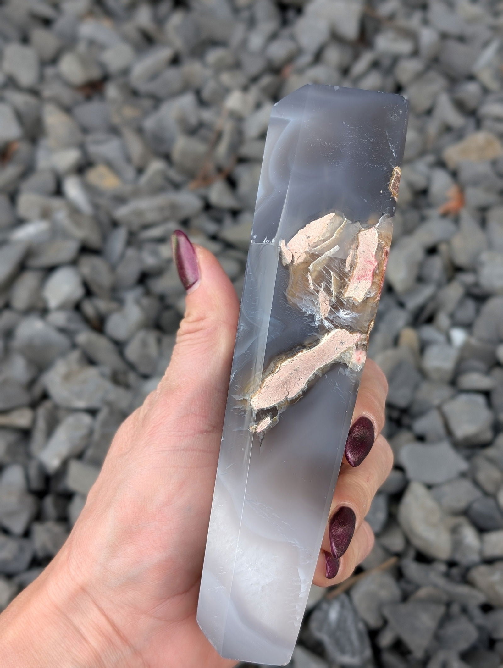 Agate cristallisée 16 cm façon sarcophage égyptien - Aurore Lune 