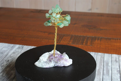 Arbre aventurine verte sur socle en fluorite et améthystes collées - Aurore Lune 