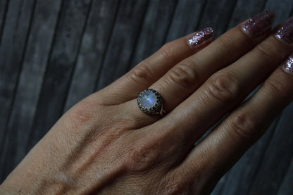 Bague réglable labradorite blanche - C- T 50 et plus- réglable en écartant - Aurore Lune 