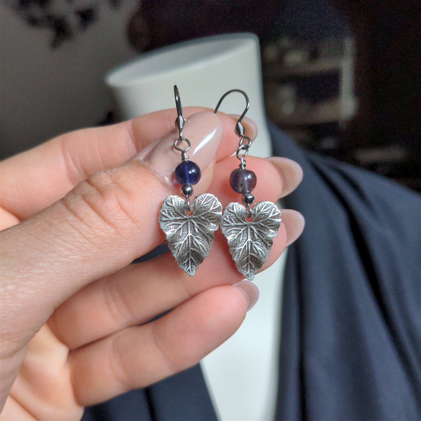 Boucles d'oreilles en cordiérite iolite - Aurore Lune 