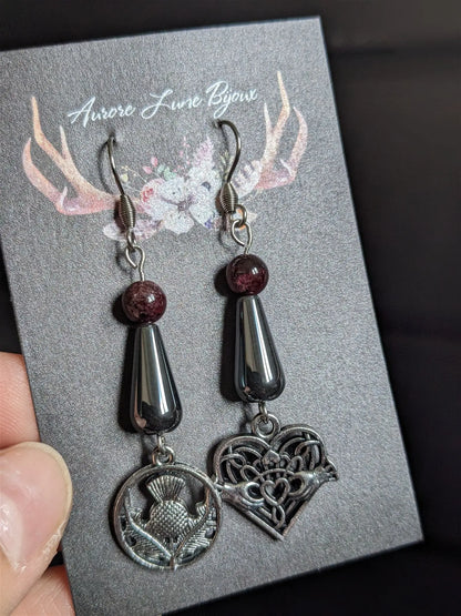 Boucles d'oreilles hématites et grenats claddagh chardons - Aurore Lune 