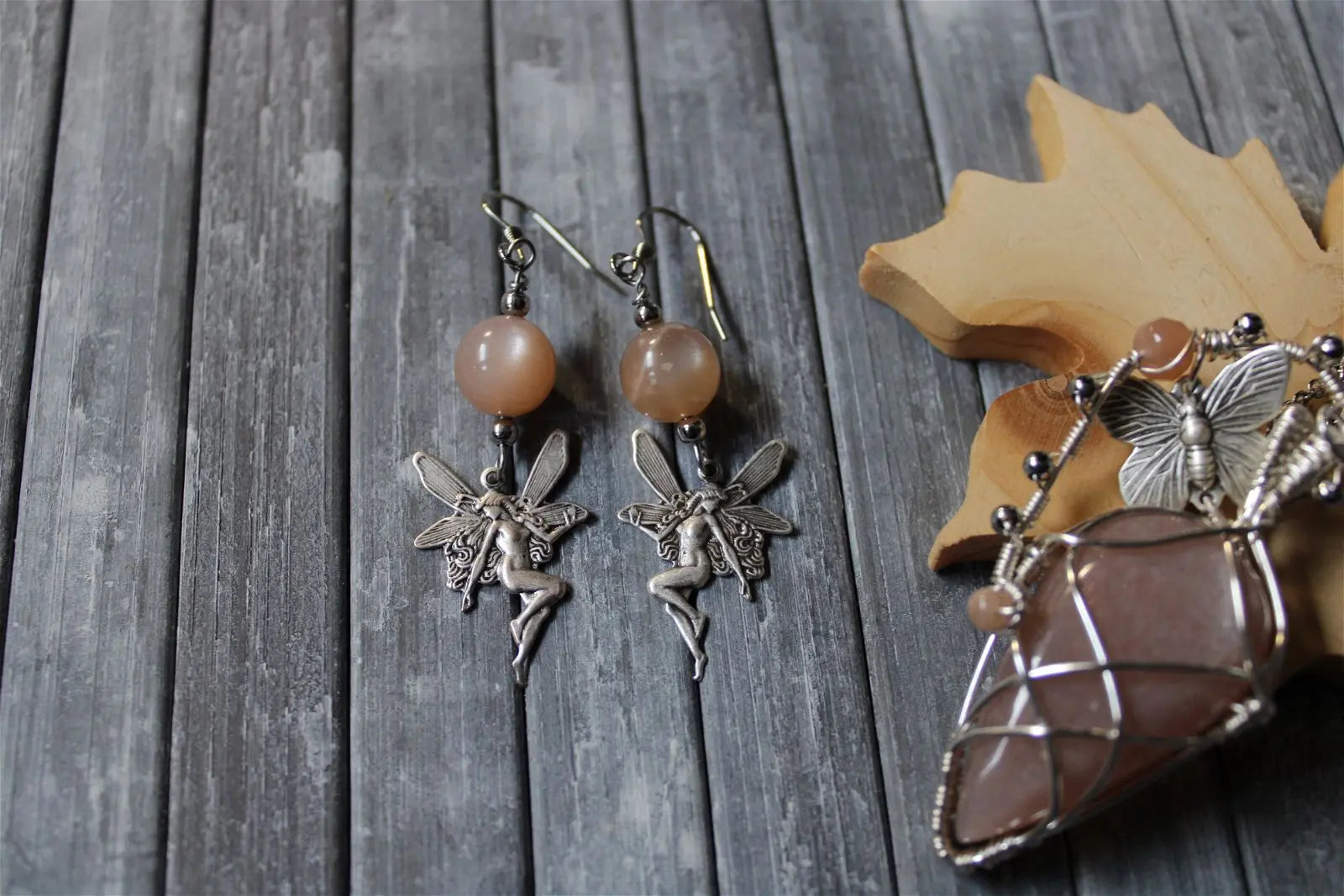 Boucles d'oreilles pierres de lune abricot Fées - Aurore Lune 
