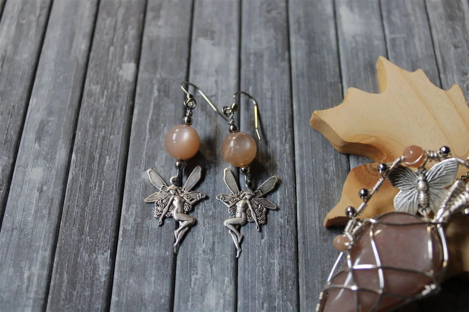 Boucles d'oreilles pierres de lune abricot Fées - Aurore Lune 