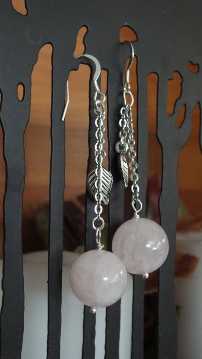 Boucles d'oreilles quartz rose ASYMETRIQUES une plus longue que l'autre - Aurore Lune 