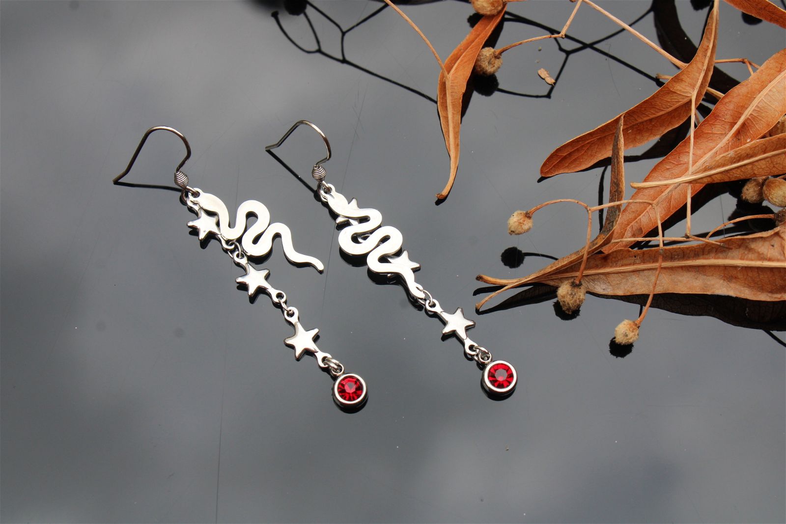 Boucles d'oreilles serpents et pierre rouge - Aurore Lune 