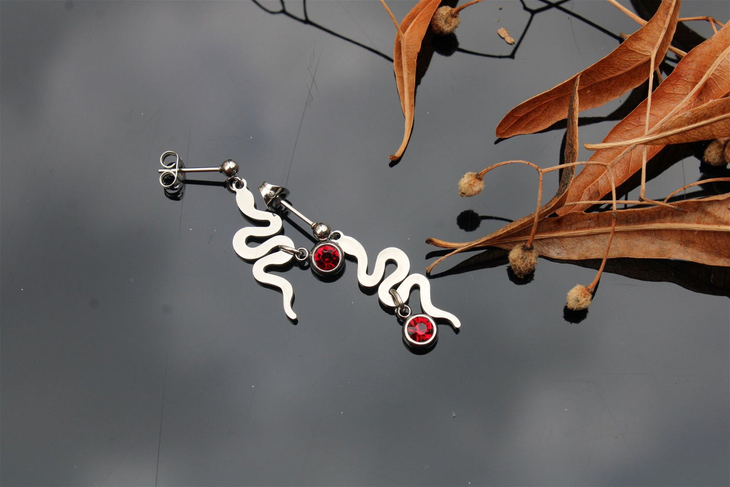 Boucles d'oreilles serpents et pierre rouge - Aurore Lune 