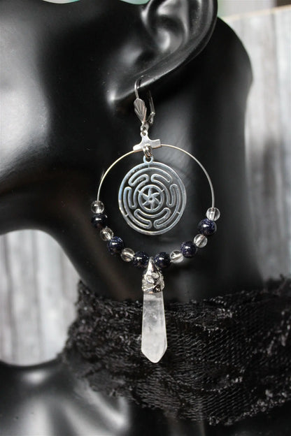 Boucles d'oreilles symbole Hécate cristal de roche et perles fantaisie - Aurore Lune 