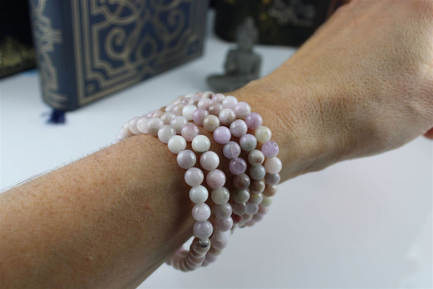 Bracelet élastiqué de kunzite - poignet moyen à épais - Aurore Lune 