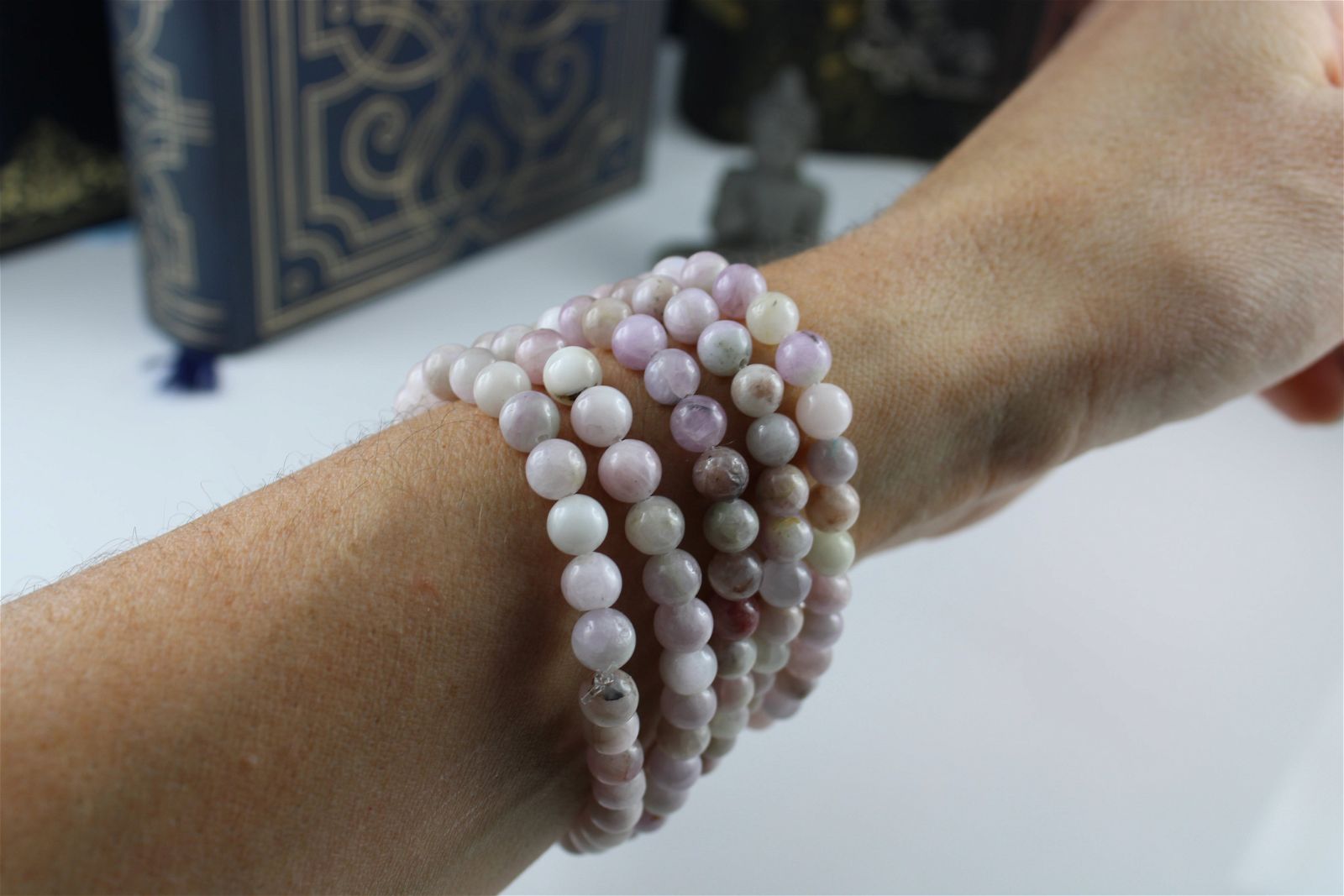 Bracelet élastiqué de kunzite - poignet moyen à épais - Aurore Lune 