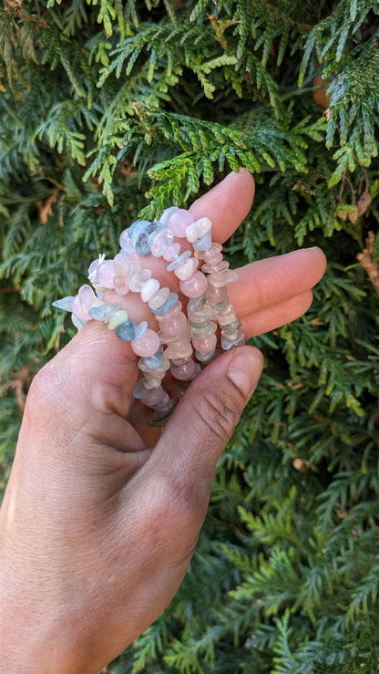 Bracelet élastiqué en morganites et béryls et quartz rose poignet moyen - Aurore Lune 