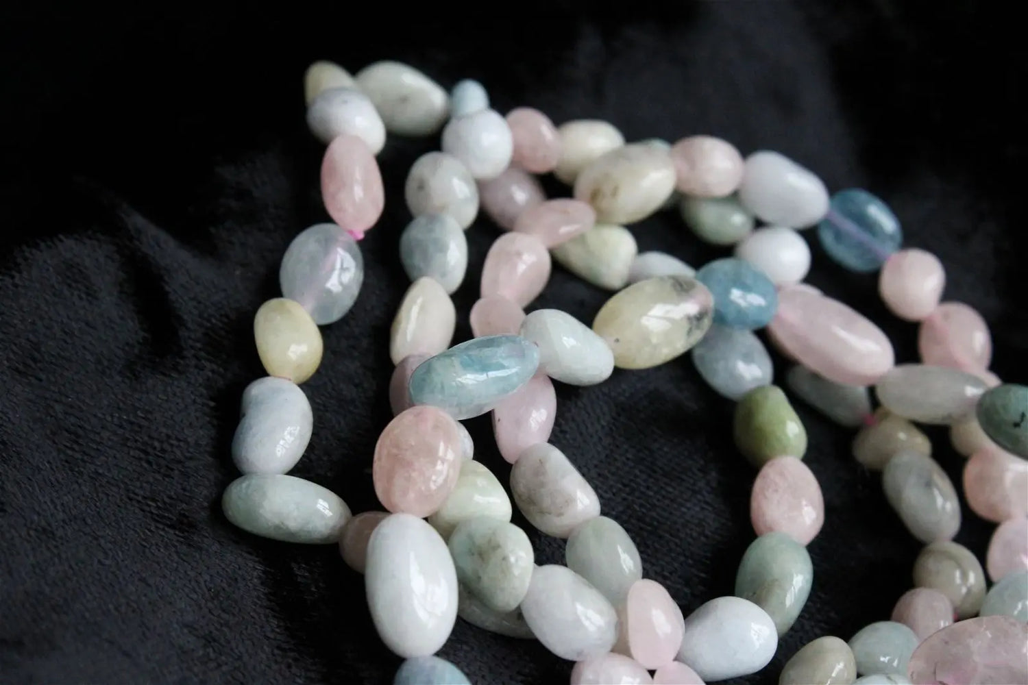 Bracelet élastiqué en morganites et béryls poignet large - Aurore Lune 