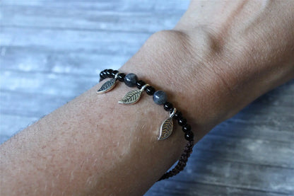 Bracelet gros poignet macramé labradorites et feuilles - Aurore Lune 
