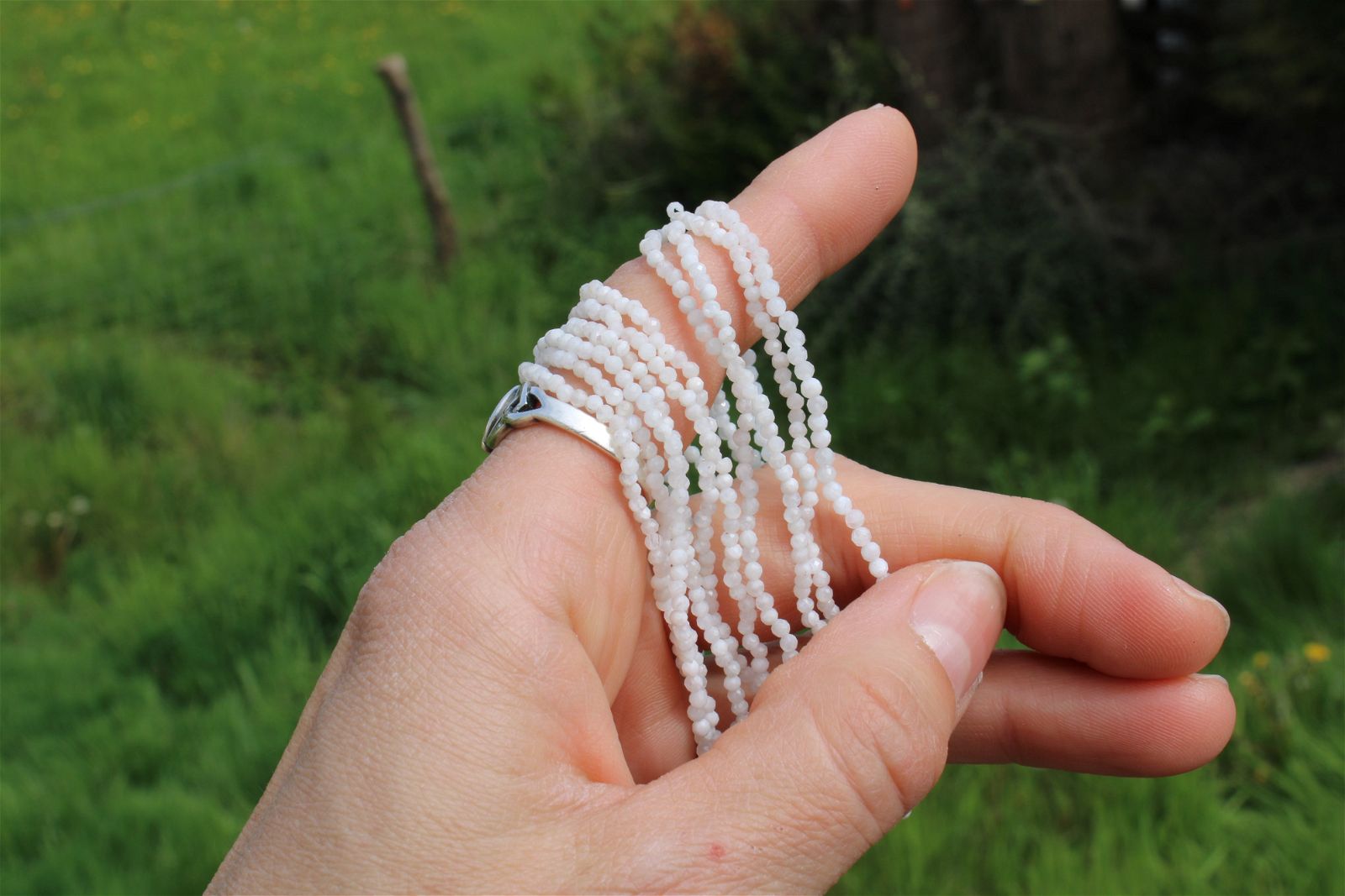 Bracelet labradorite blanche à facettes poignet large ou moyen - Aurore Lune 