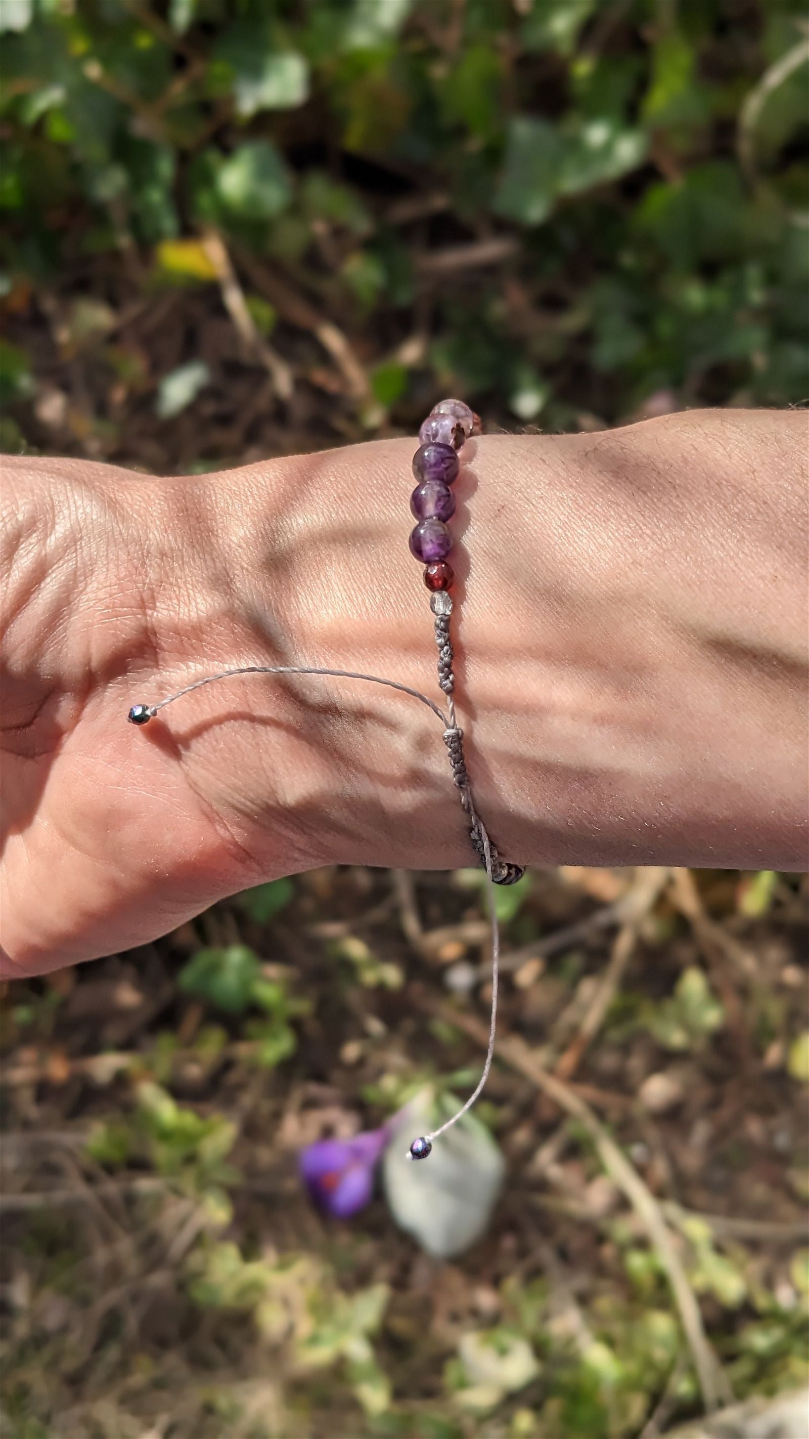 Bracelet macramé labradorite blanche disthene améthyste grenat - Aurore Lune 