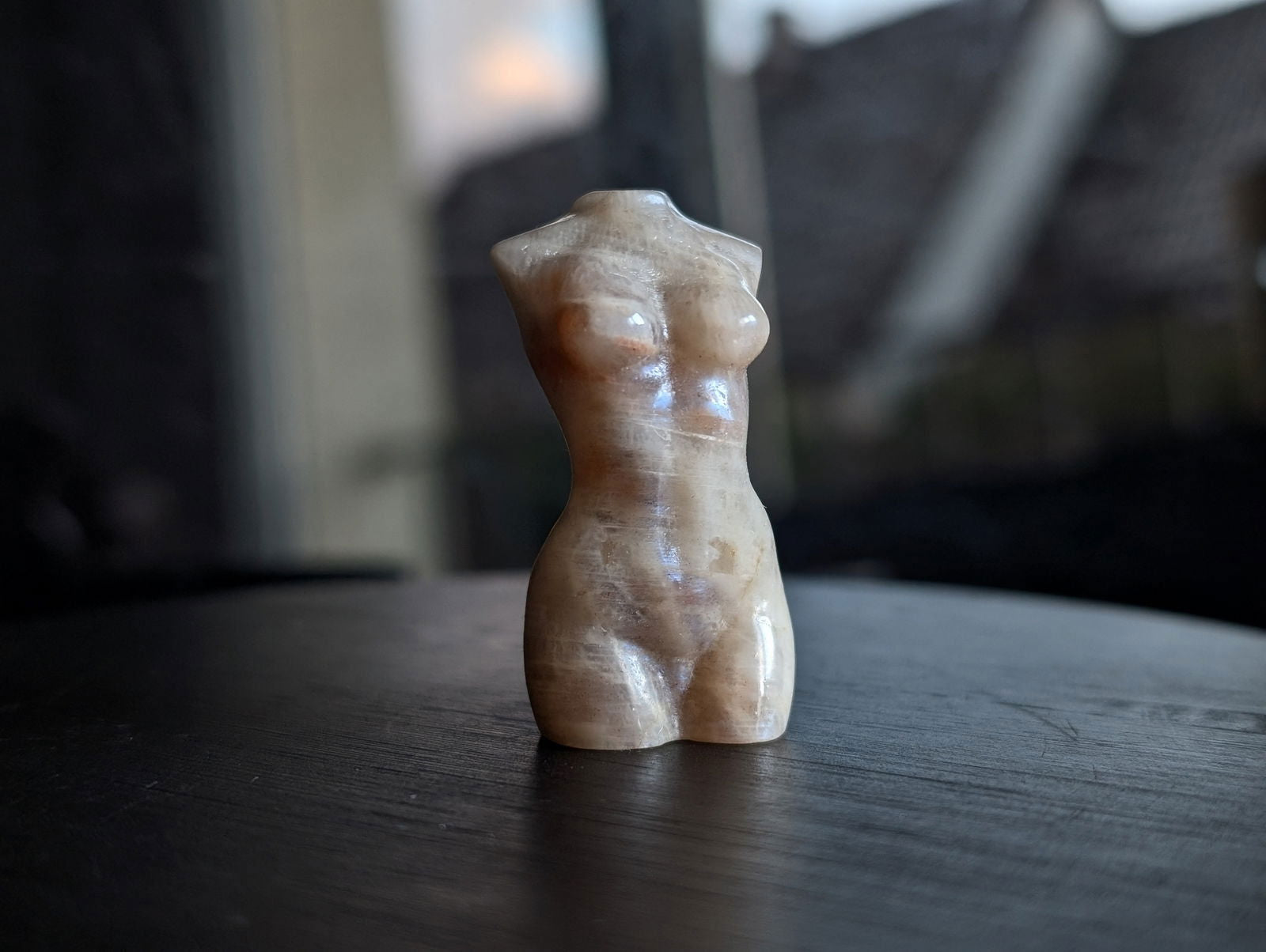 Buste de femme pierre de lune soleil belomorite africaine - Aurore Lune 