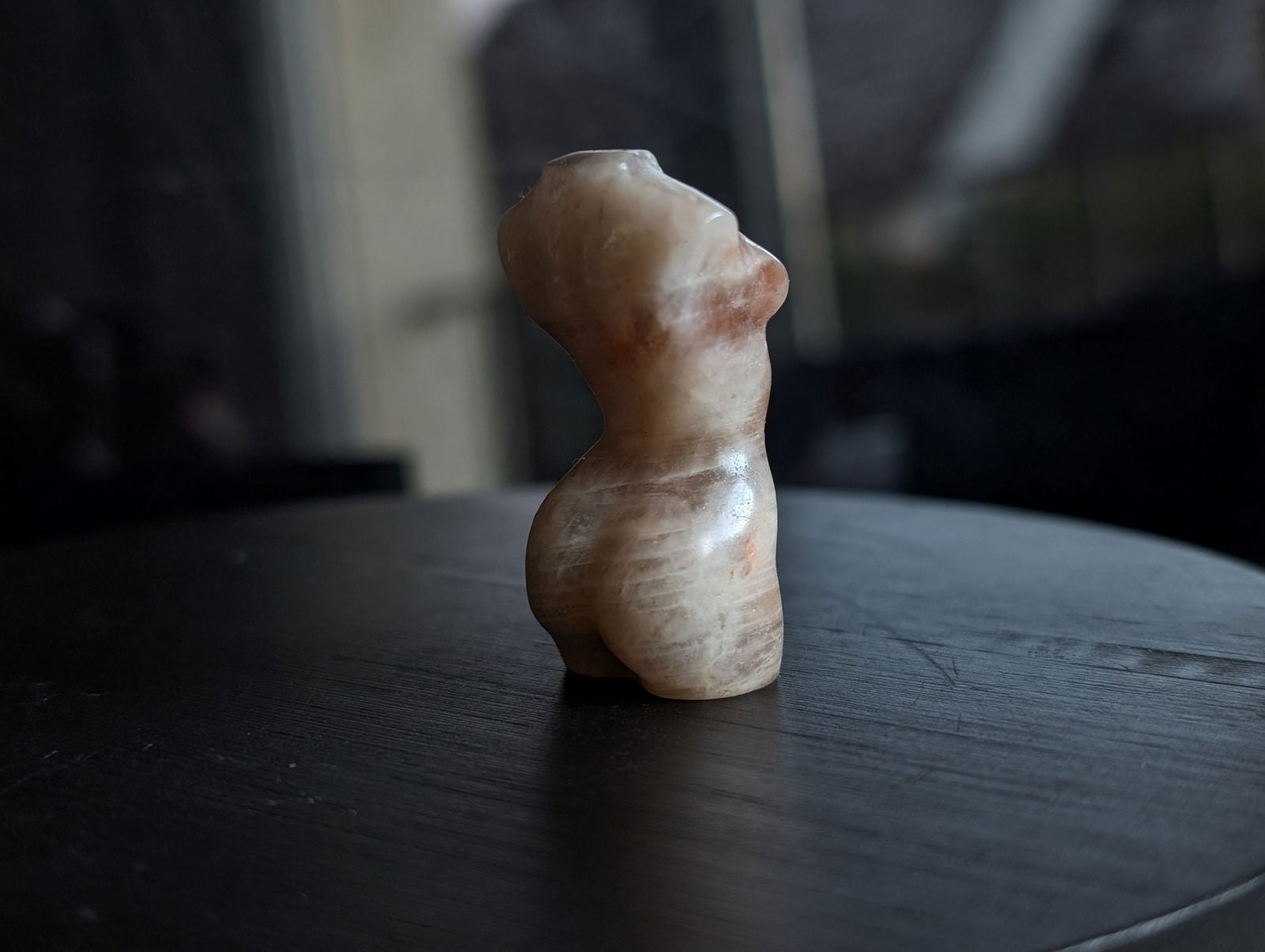 Buste de femme pierre de lune soleil belomorite africaine - Aurore Lune 
