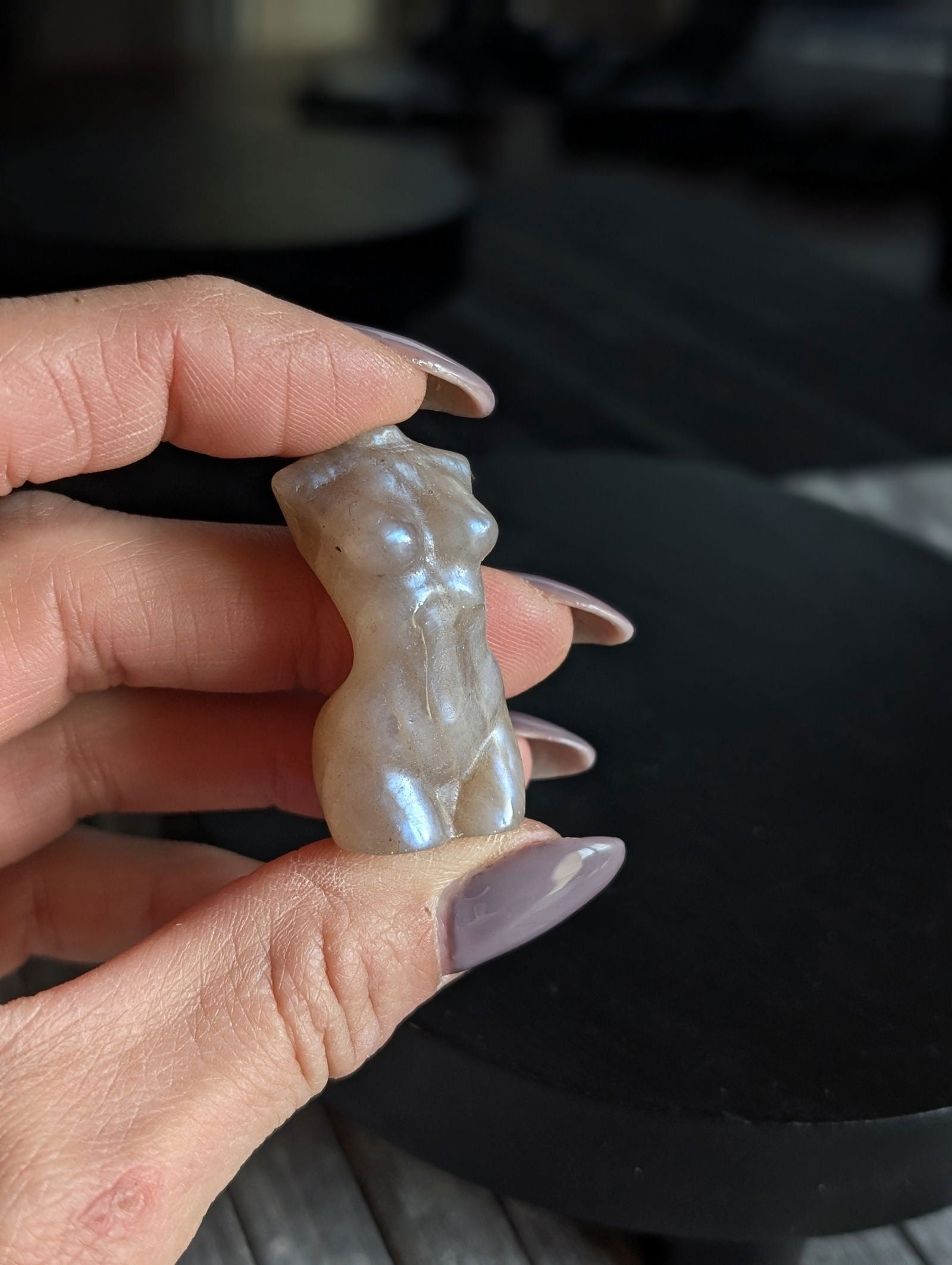 Buste de femme pierre de lune soleil belomorite africaine - Aurore Lune 
