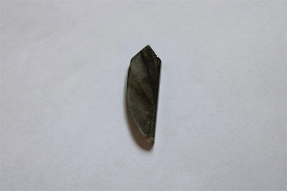 Cabochon n.9 labradorite 3.9 cm x 1.2cm x 3.5 mm épaisseur *fine et translucide* - Aurore Lune 