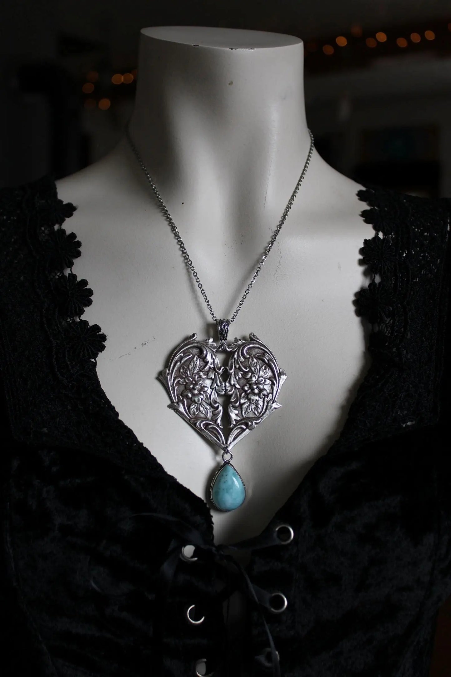 Collier Grand Coeur avec larimar - Aurore Lune 