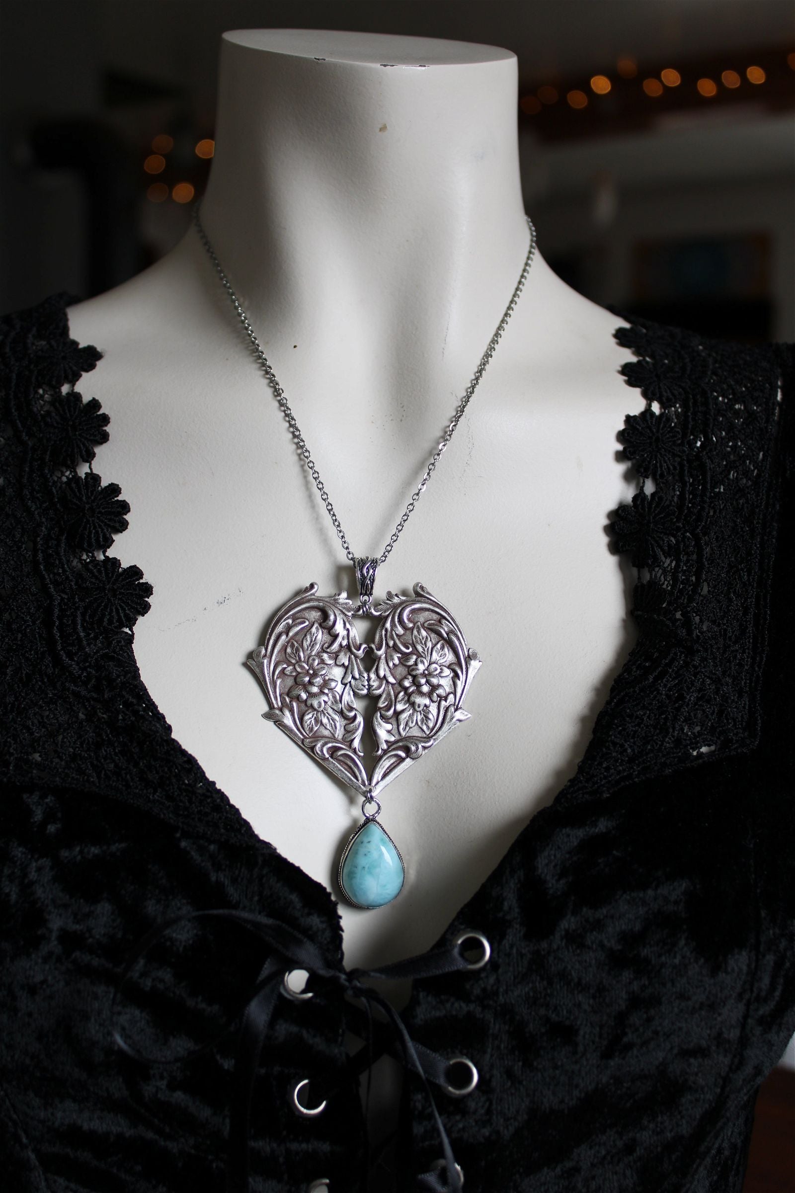 Collier Grand Coeur avec larimar - Aurore Lune 