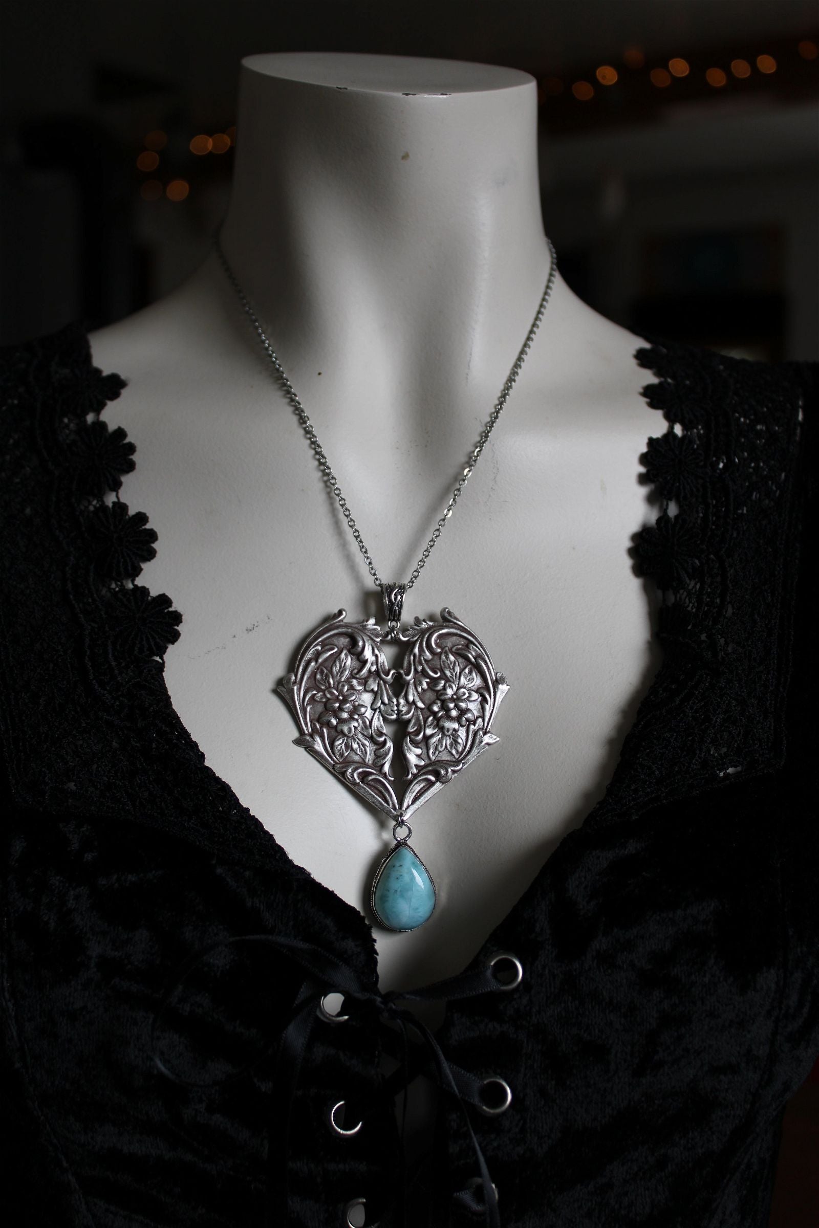 Collier Grand Coeur avec larimar - Aurore Lune 