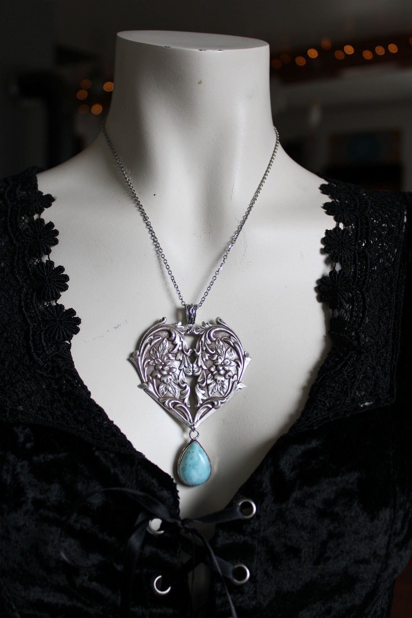 Collier Grand Coeur avec larimar - Aurore Lune 