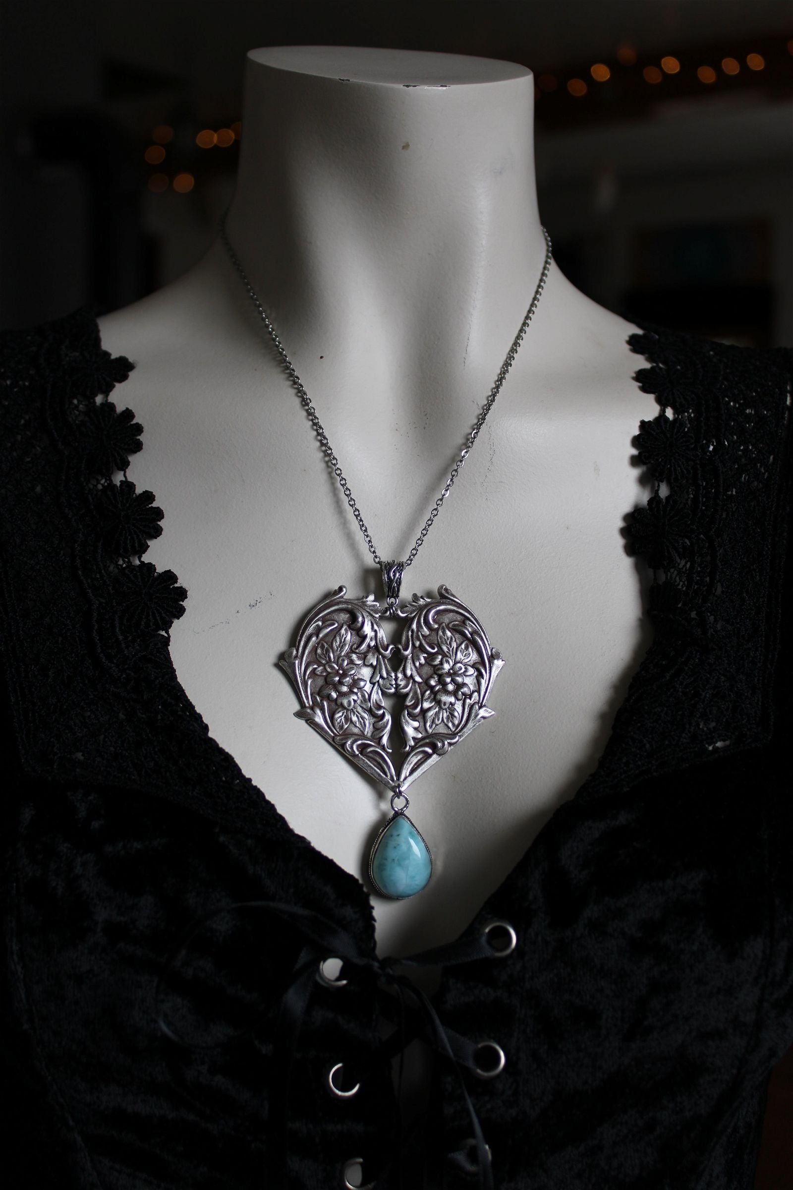 Collier Grand Coeur avec larimar - Aurore Lune 