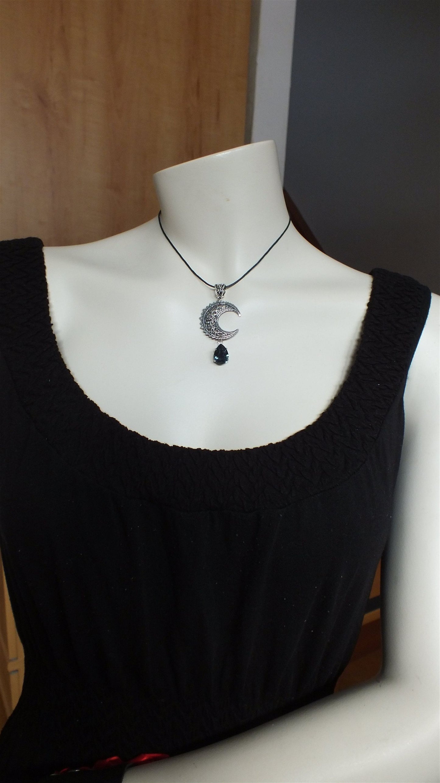 Collier Lune avec swarovski bleu - Aurore Lune 