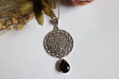 Collier Shri yantra décoré SWAROVSKI - Aurore Lune 