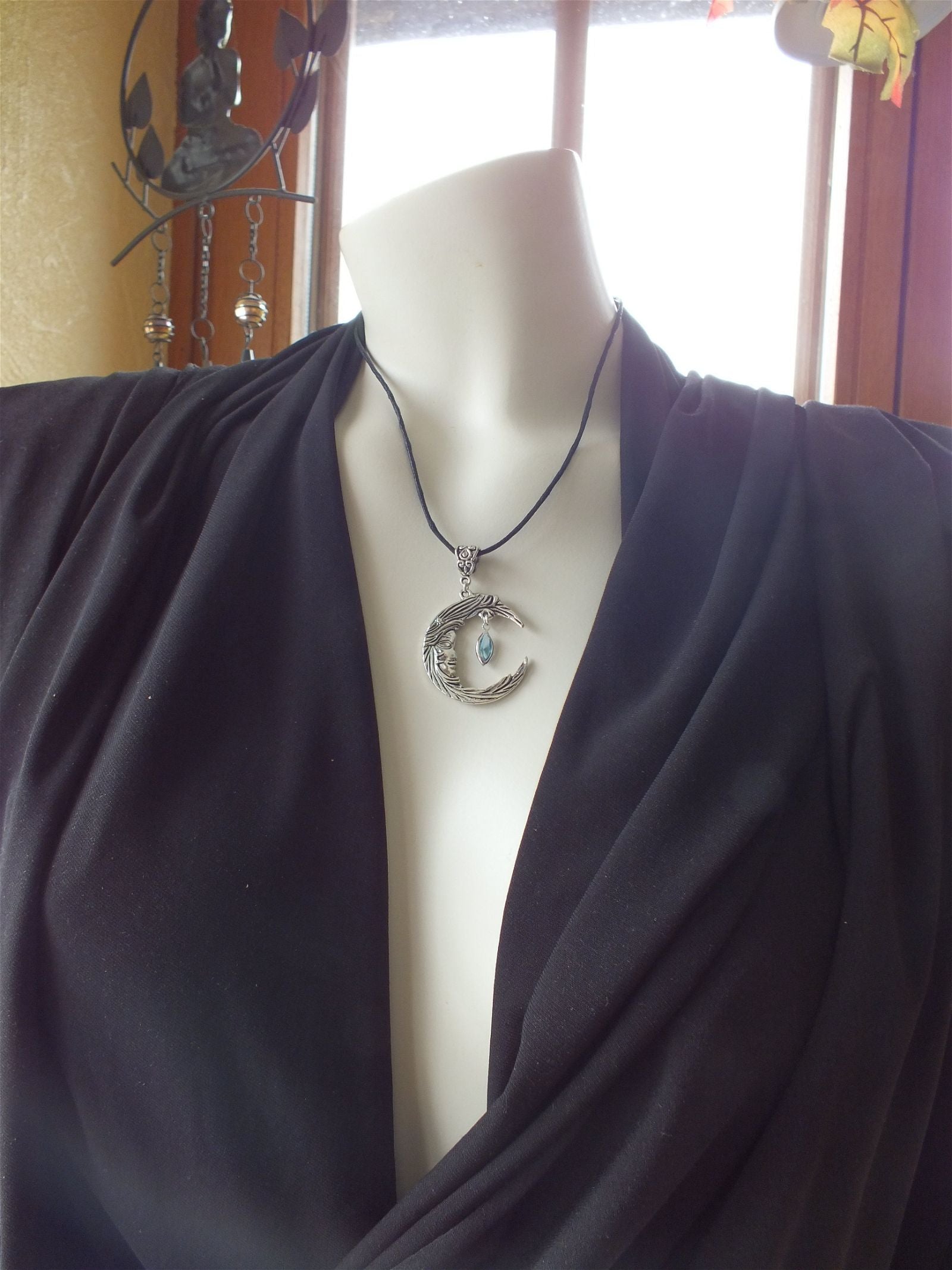 Collier Swarovski bleu sur Lune - Aurore Lune 