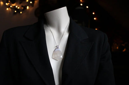 Collier avec agate LEGERES TRACES DE TEINTURE ROSE = PRIX REDUIT - Aurore Lune 