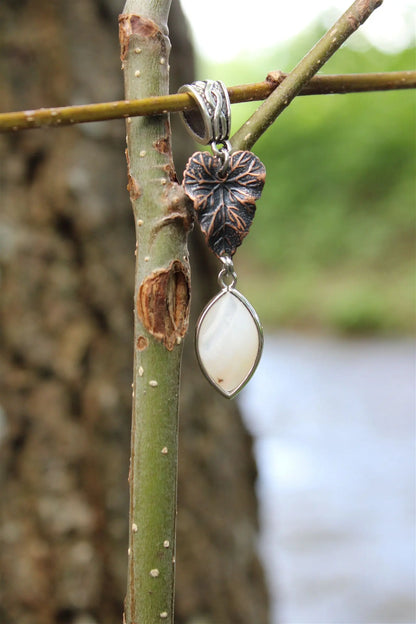 Collier avec agate et feuille - Aurore Lune 