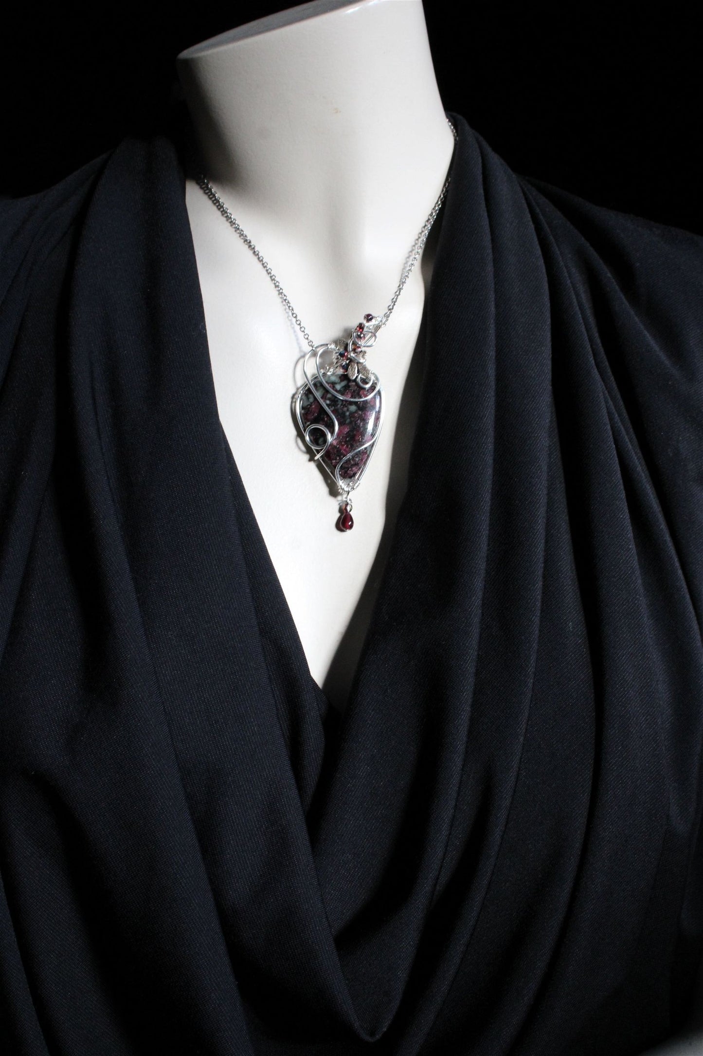 Collier avec eudialyte silver filled - Aurore Lune 