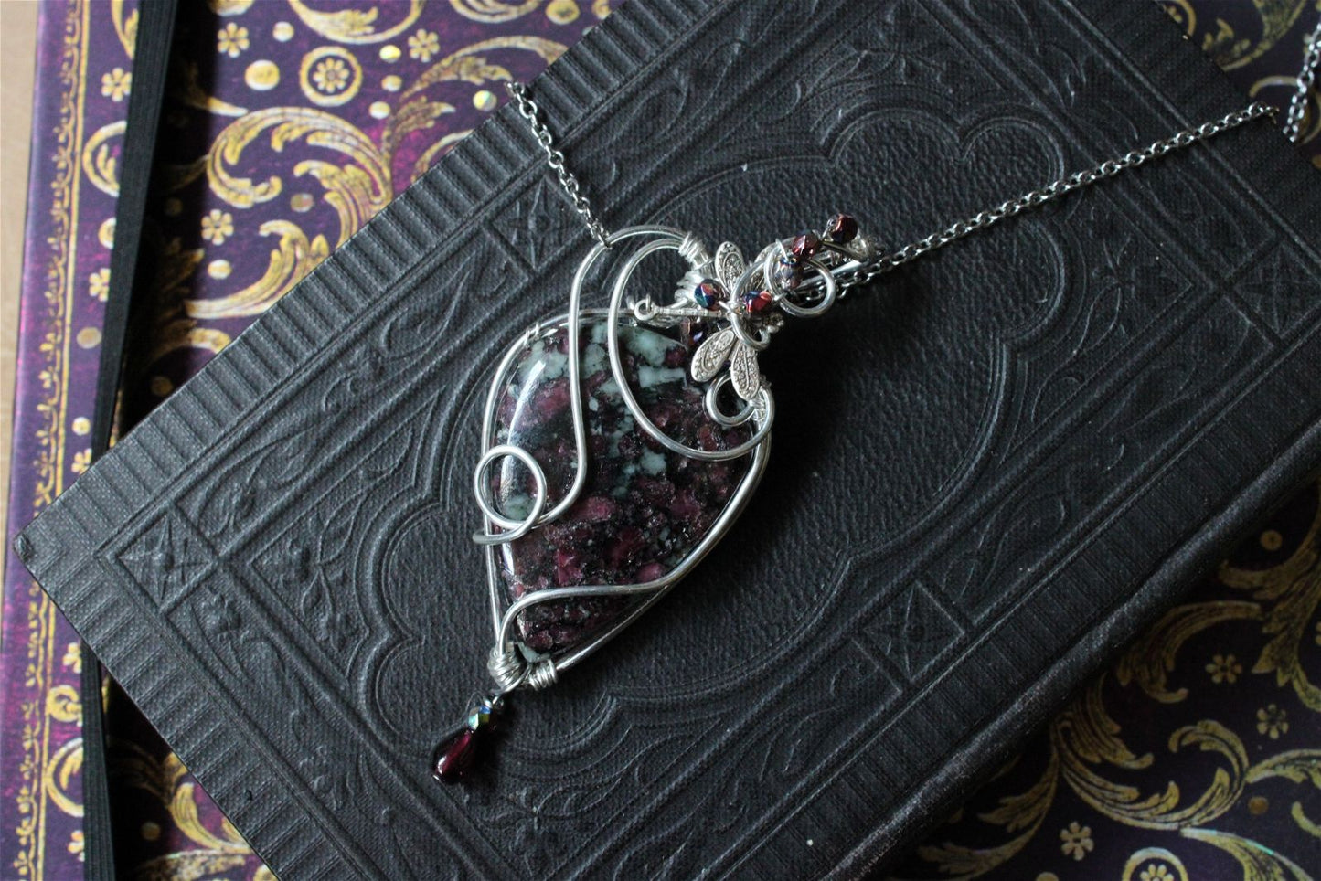 Collier avec eudialyte silver filled - Aurore Lune 