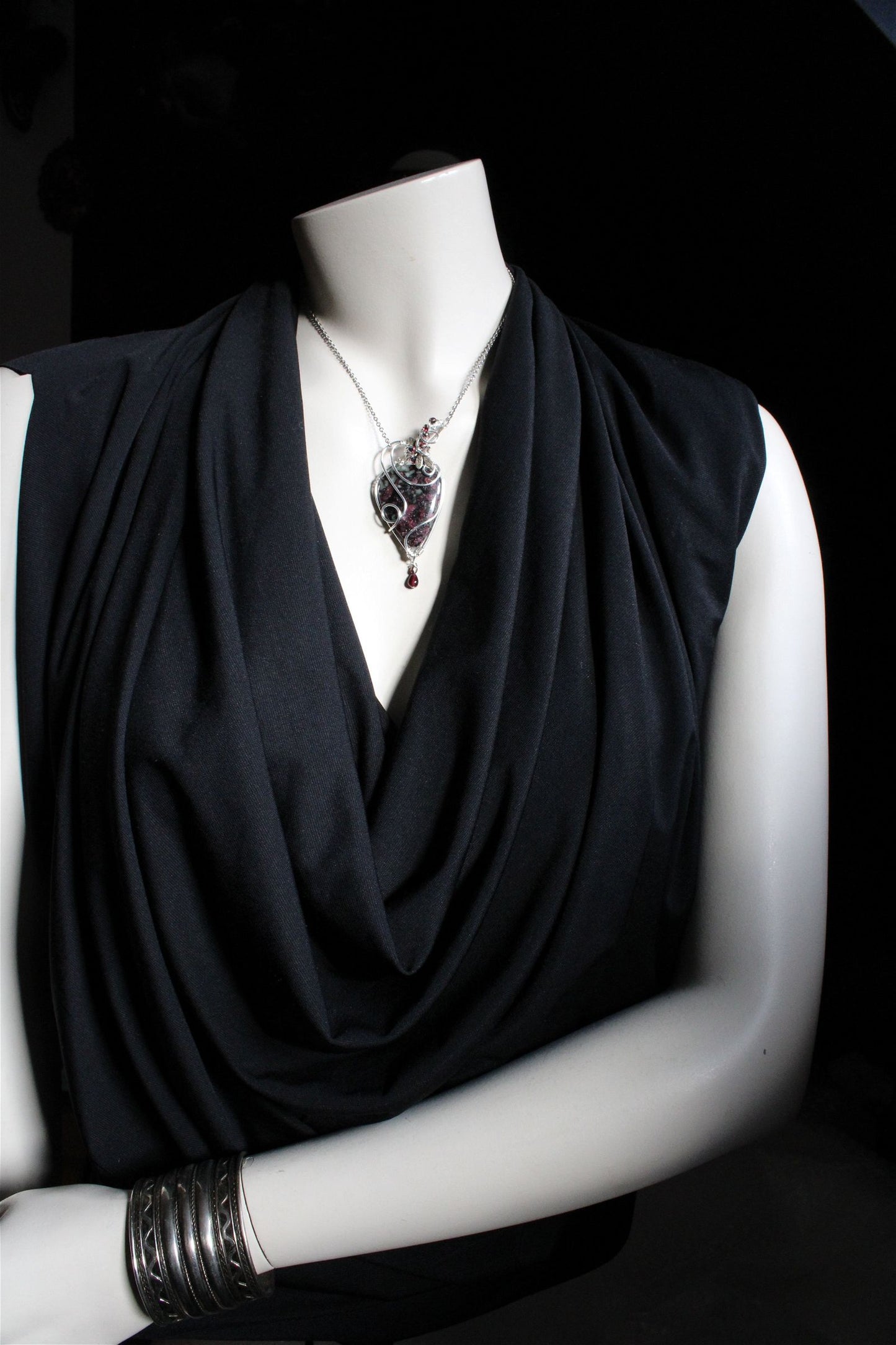 Collier avec eudialyte silver filled - Aurore Lune 