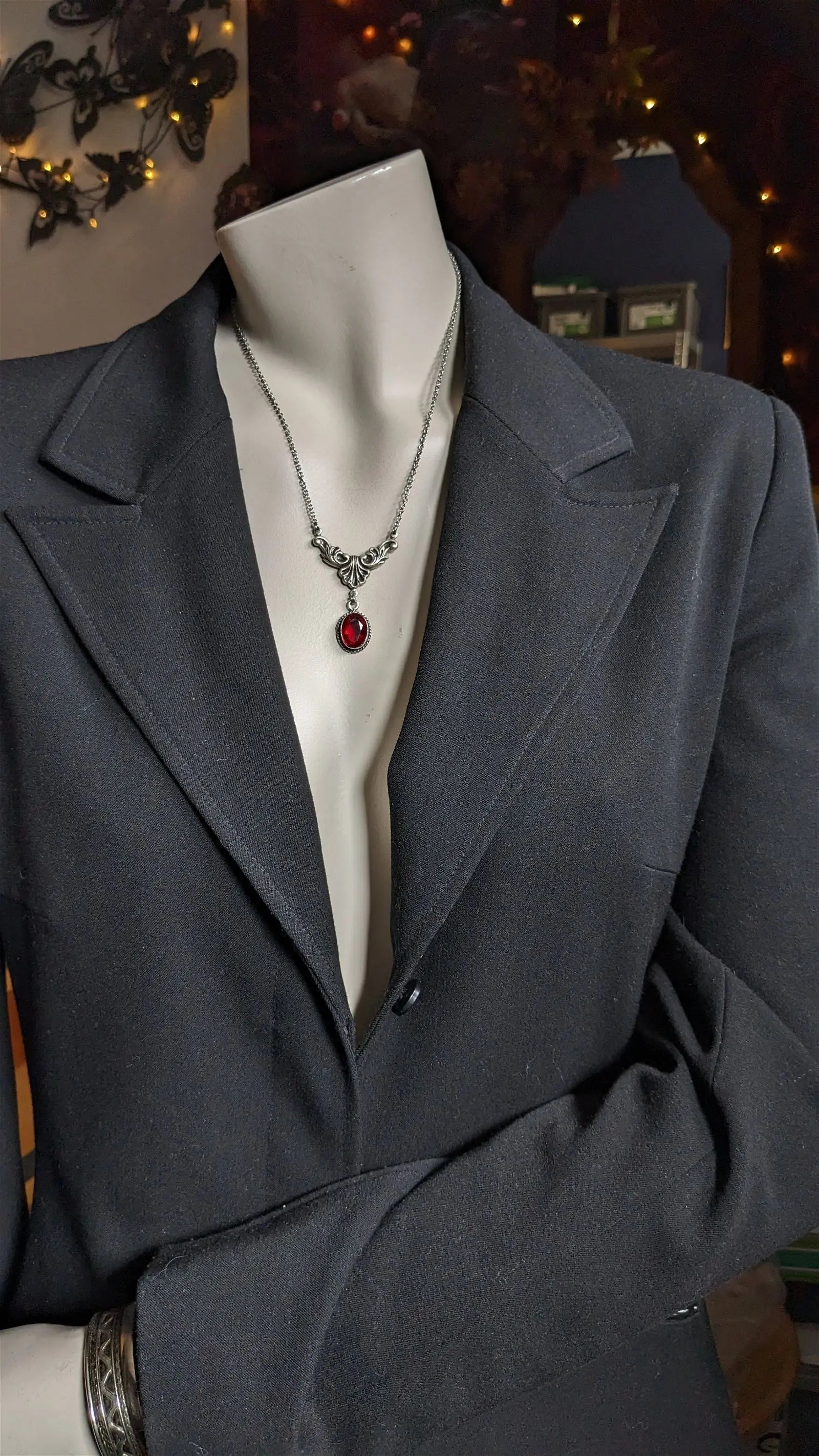 Collier avec fausse pierre rouge sang - Aurore Lune 