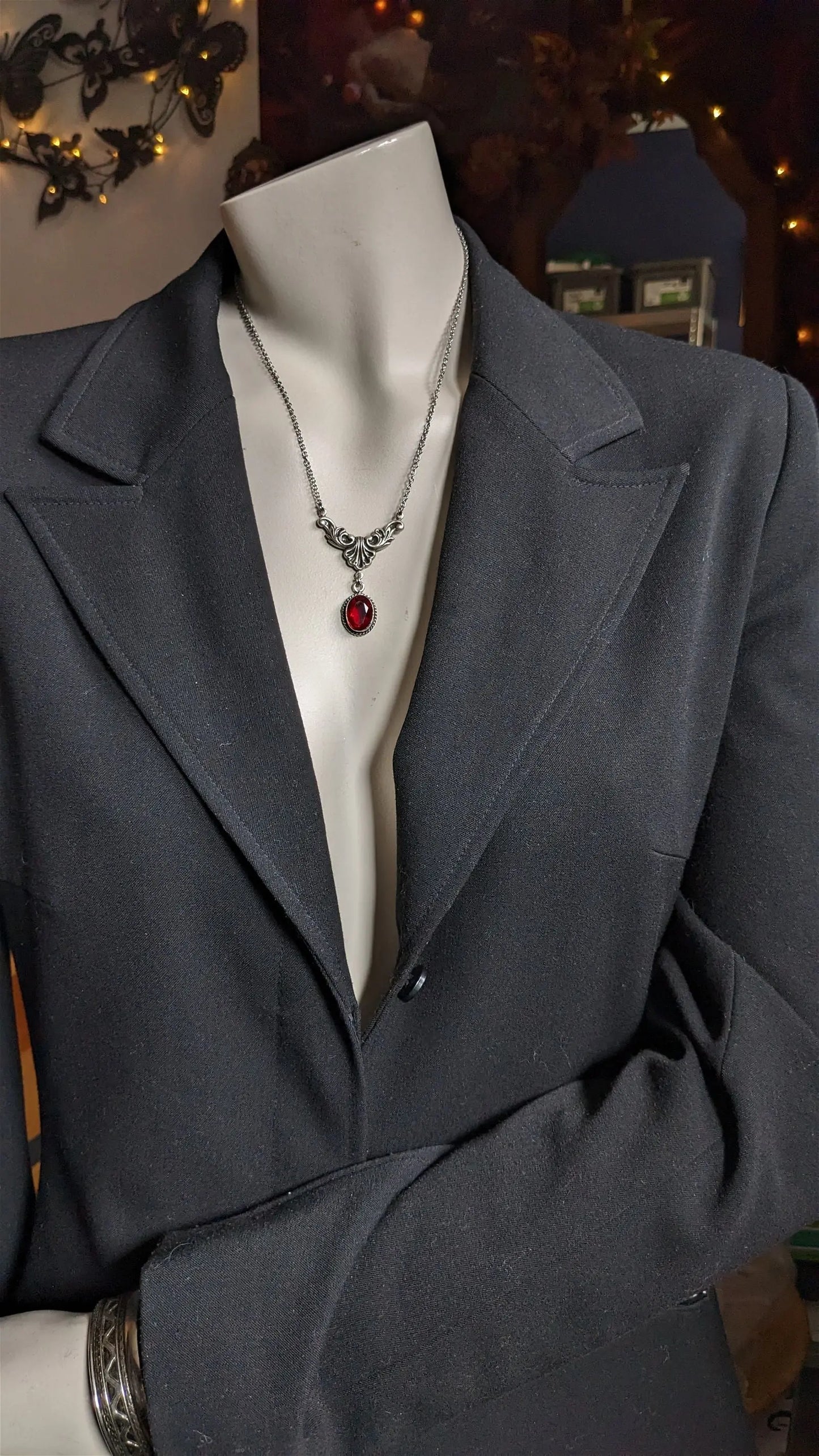 Collier avec fausse pierre rouge sang - Aurore Lune 