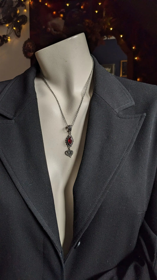 Collier avec fausse pierre rouge sang - Aurore Lune 