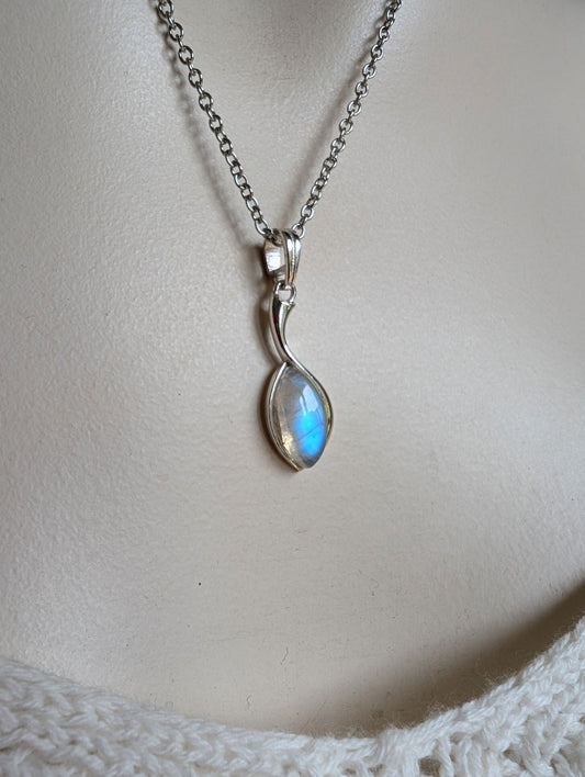 Collier avec labradorite blanche pierre de lune arc-en-ciel - Aurore Lune 