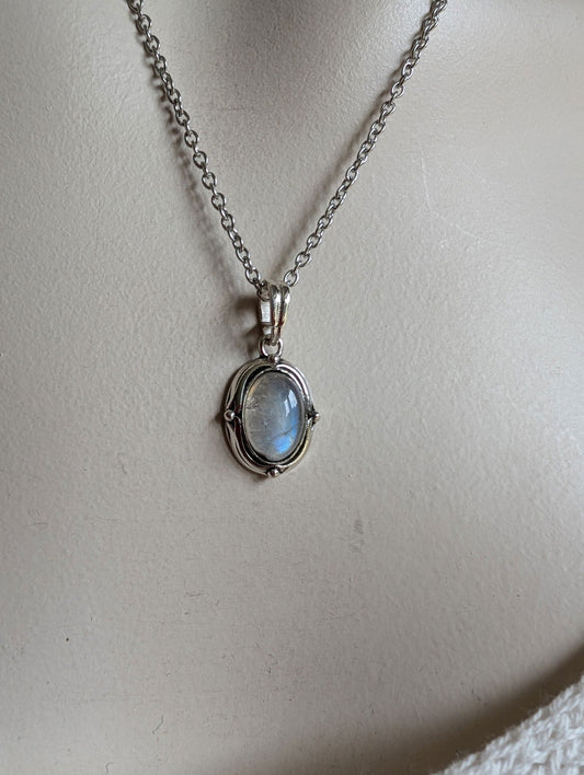 Collier avec labradorite blanche pierre de lune arc-en-ciel - Aurore Lune 