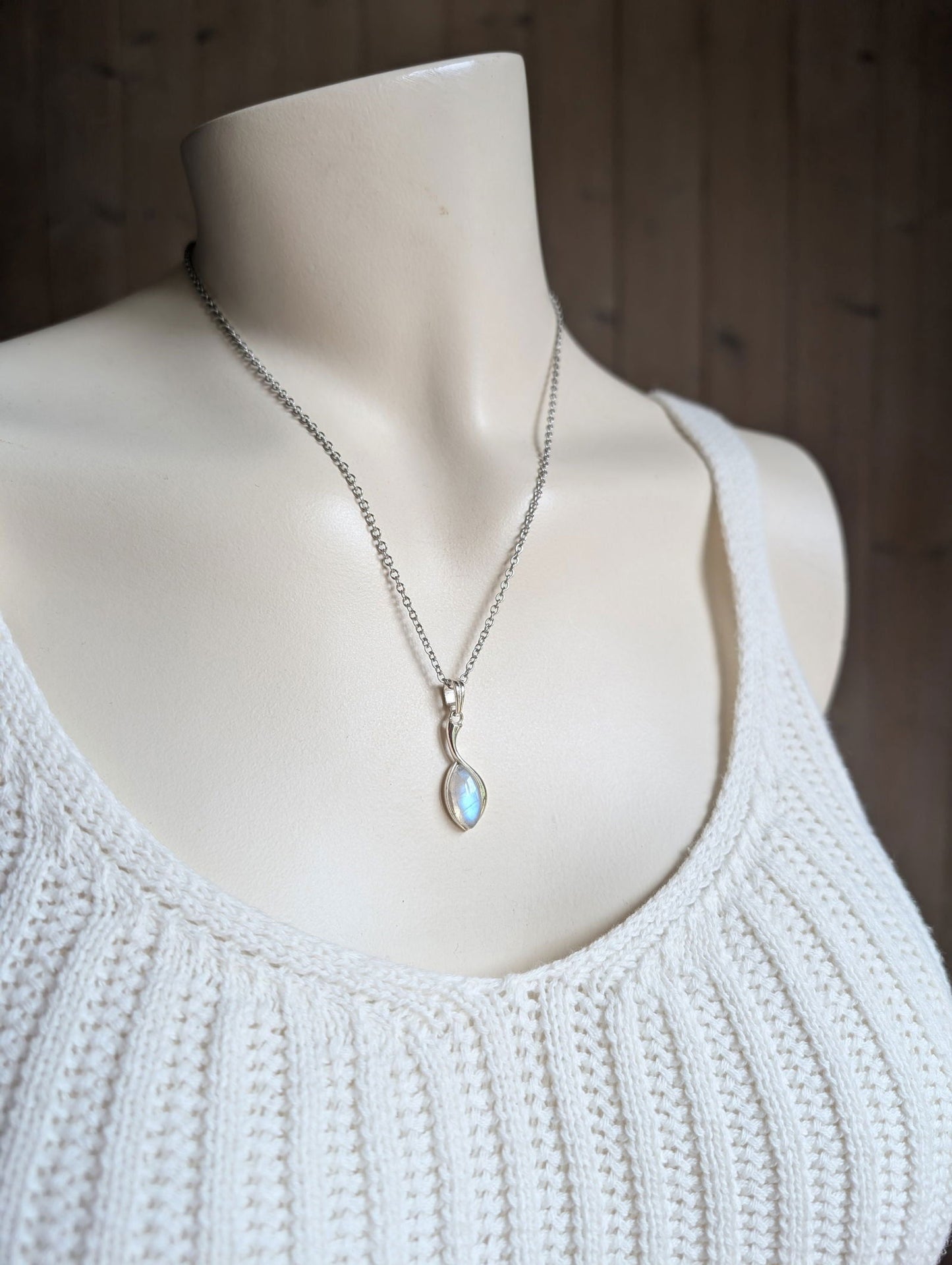 Collier avec labradorite blanche pierre de lune arc-en-ciel - Aurore Lune 