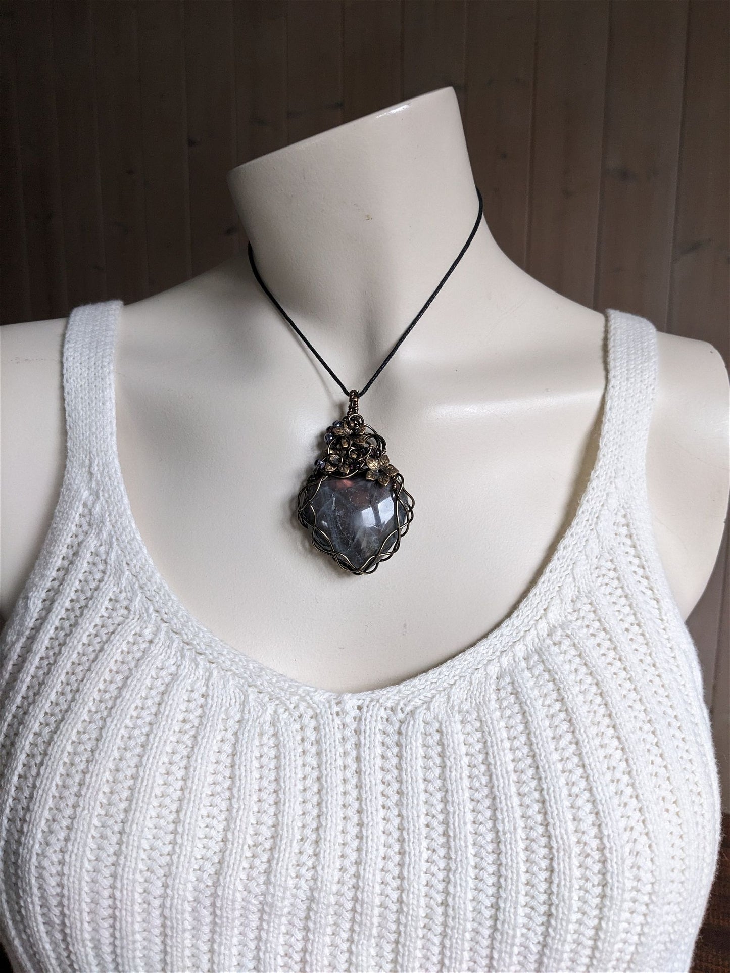 Collier avec labradorite coeur wirewrap - Aurore Lune 