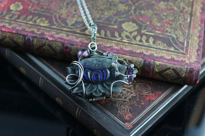 Collier avec labradorite sculptée Lotus *délicatesse* PIECE UNIQUE - Aurore Lune 