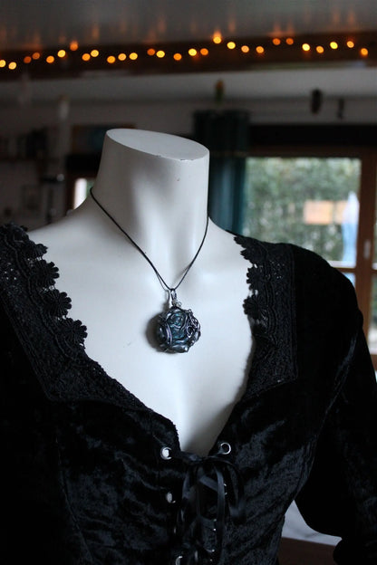 Collier avec labradorite sculptée Rose - Aurore Lune 
