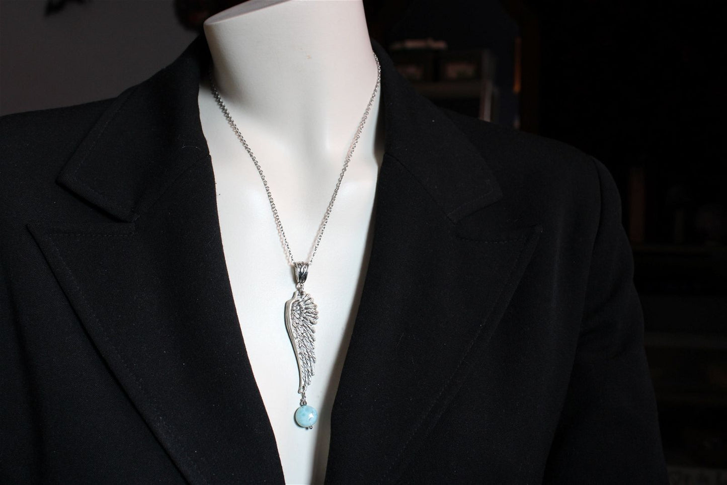 Collier avec larimar et aile - Aurore Lune 