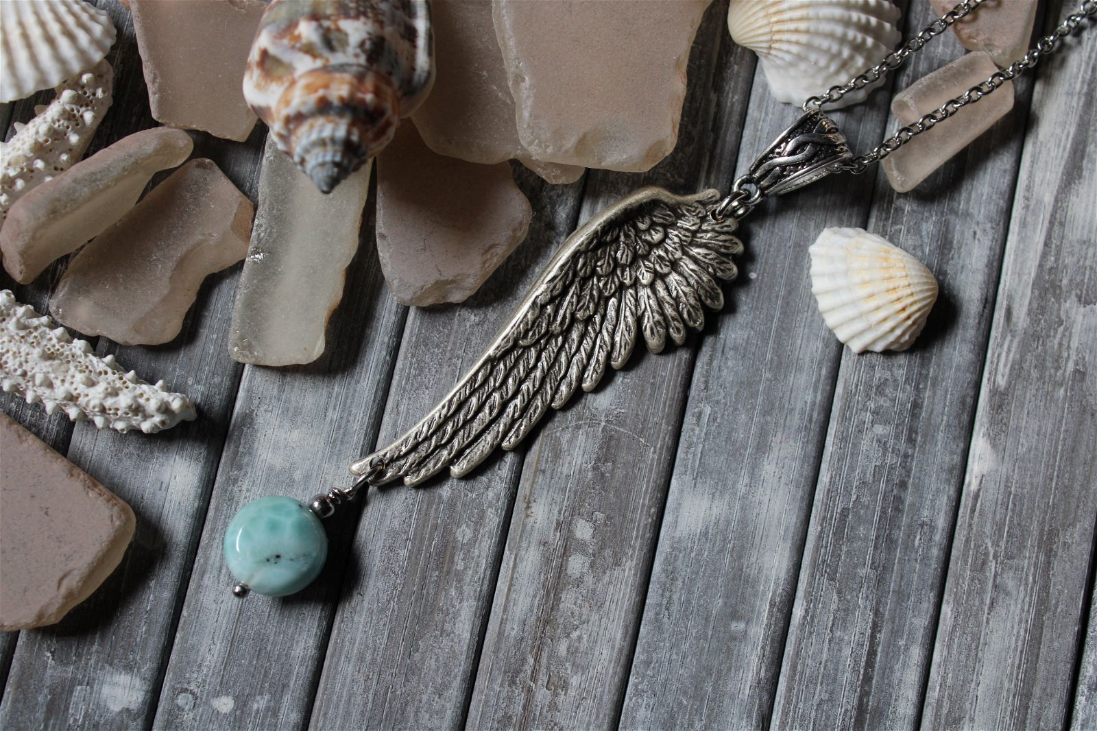 Collier avec larimar et aile - Aurore Lune 