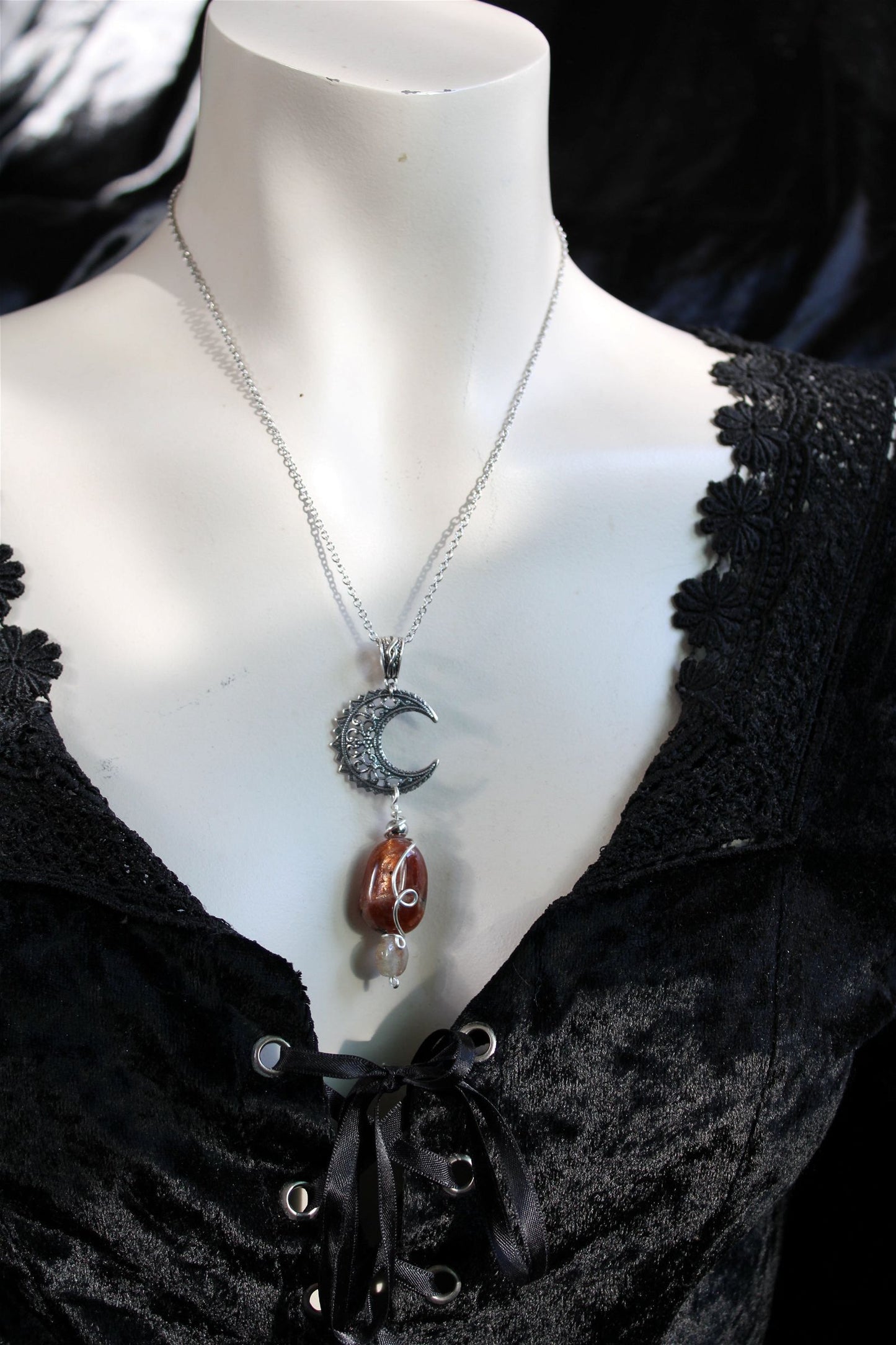 Collier avec lune et pierre de soleil * Eveil Spirituel * - Aurore Lune 