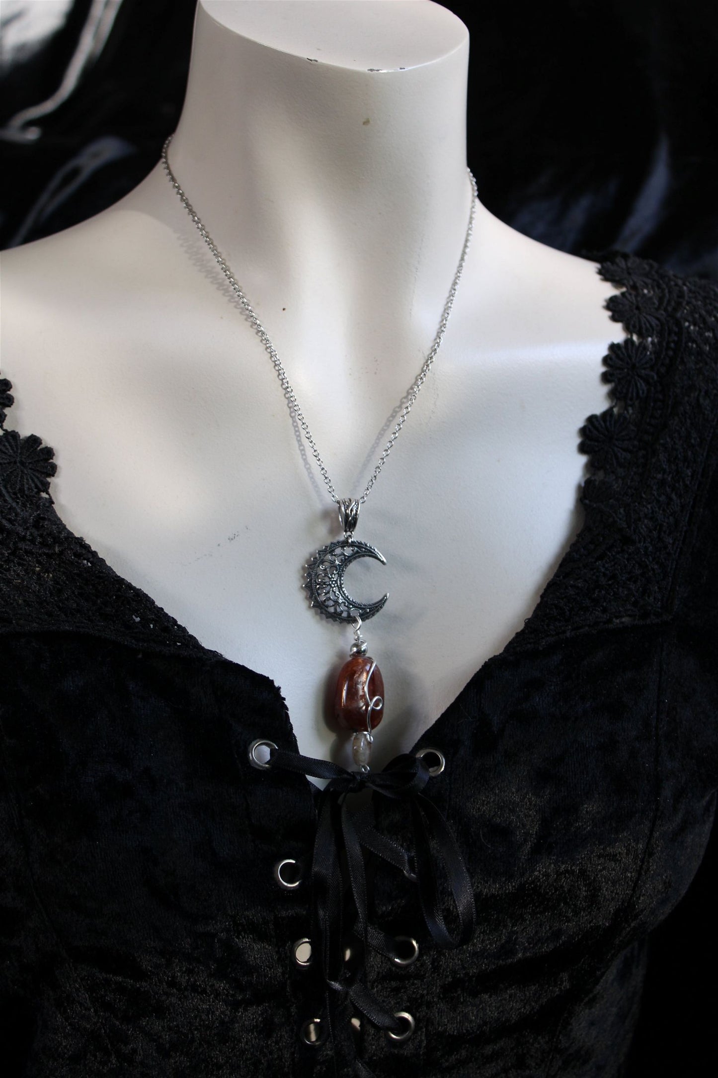 Collier avec lune et pierre de soleil * Eveil Spirituel * - Aurore Lune 