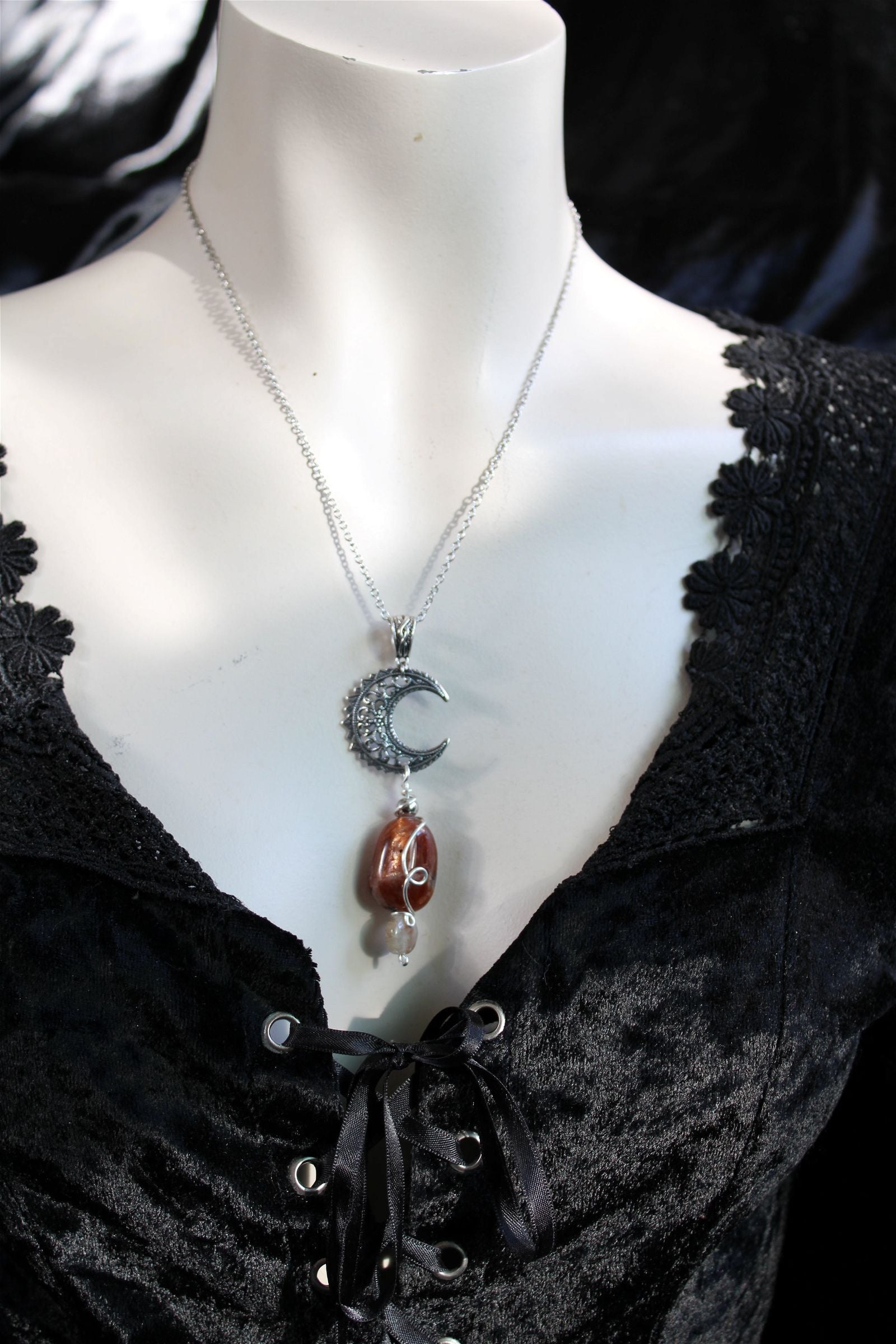 Collier avec lune et pierre de soleil * Eveil Spirituel * - Aurore Lune 